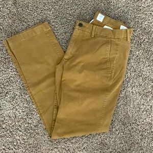Gap For Good essential Khaki Straight. Size 31 x 32 excellent condition